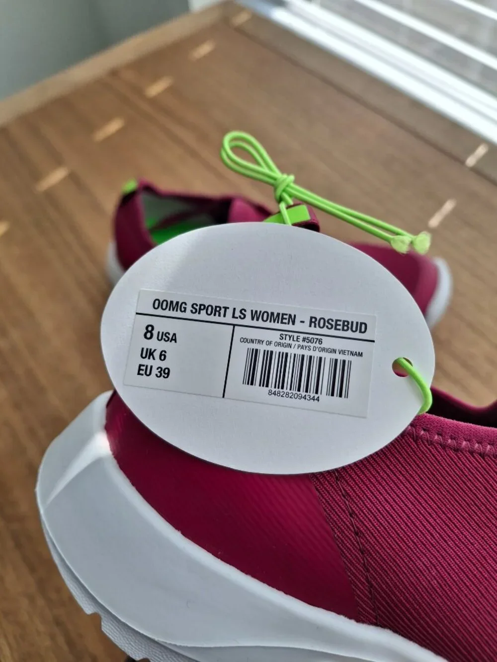 (New) OOFOS – OOmg Sport LS Recovery Shoes (Rosebud) – Women's 8